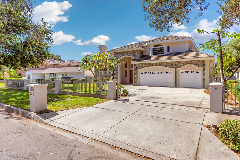 134 E Las Flores Ave