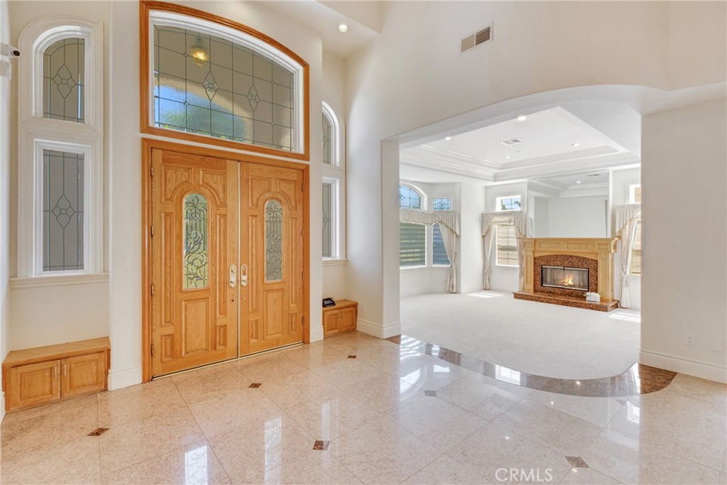 134 E Las Flores Ave