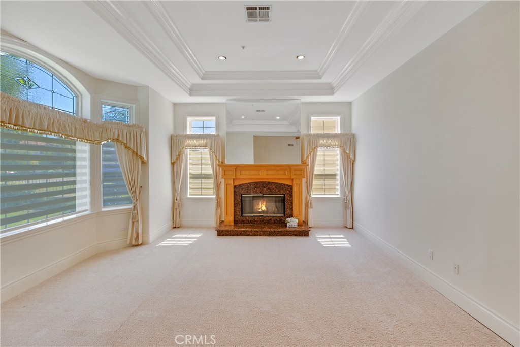 134 E Las Flores Ave