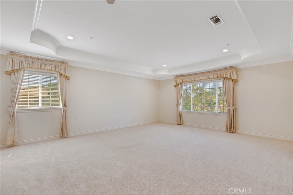 134 E Las Flores Ave