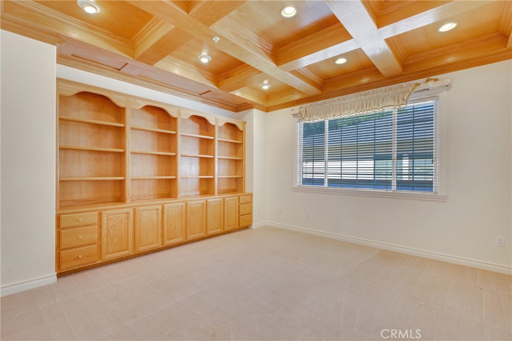 134 E Las Flores Ave