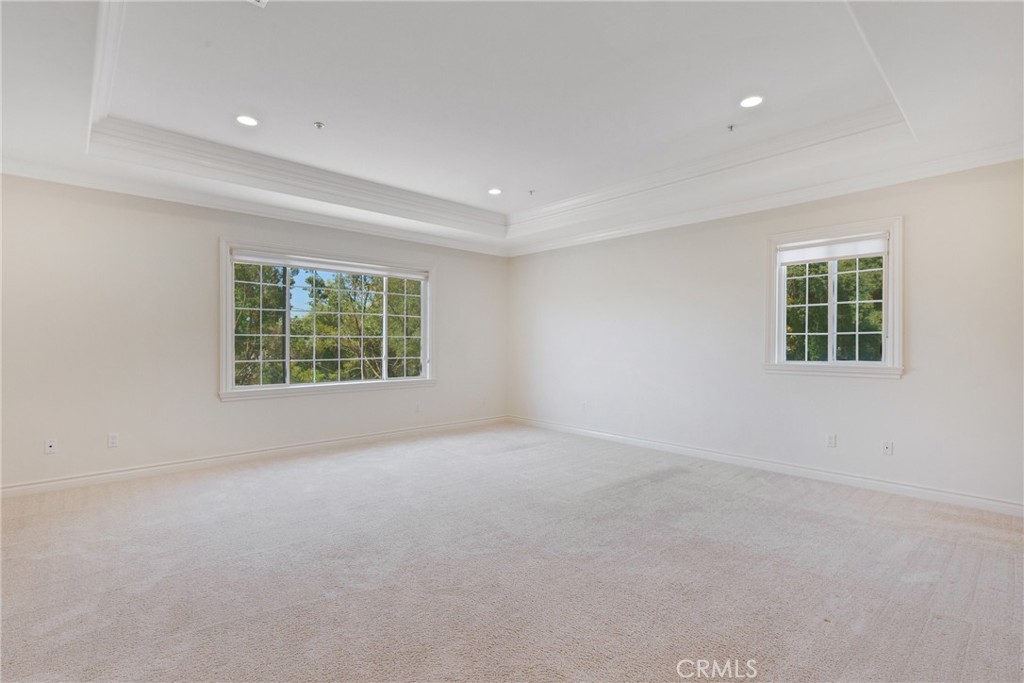 134 E Las Flores Ave