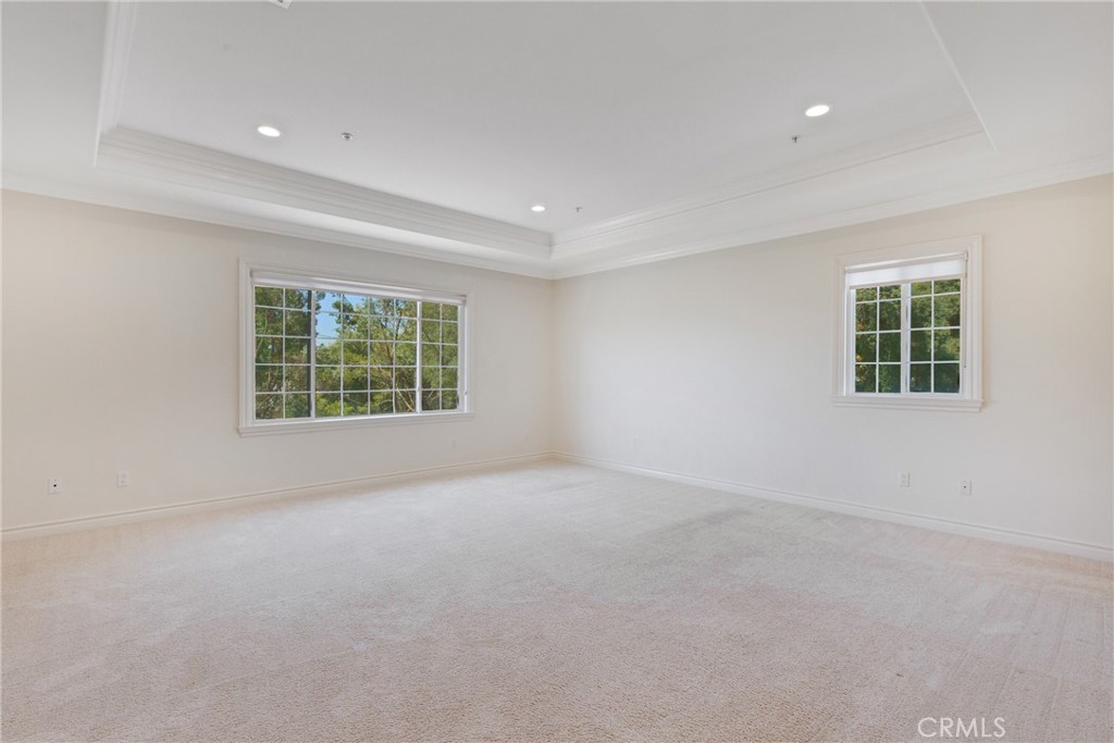 134 E Las Flores Ave