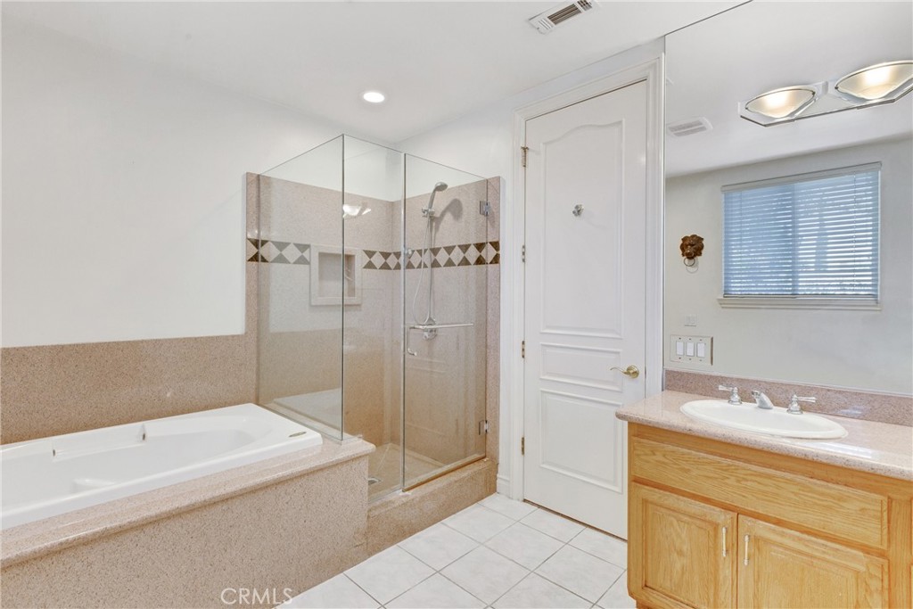 134 E Las Flores Ave