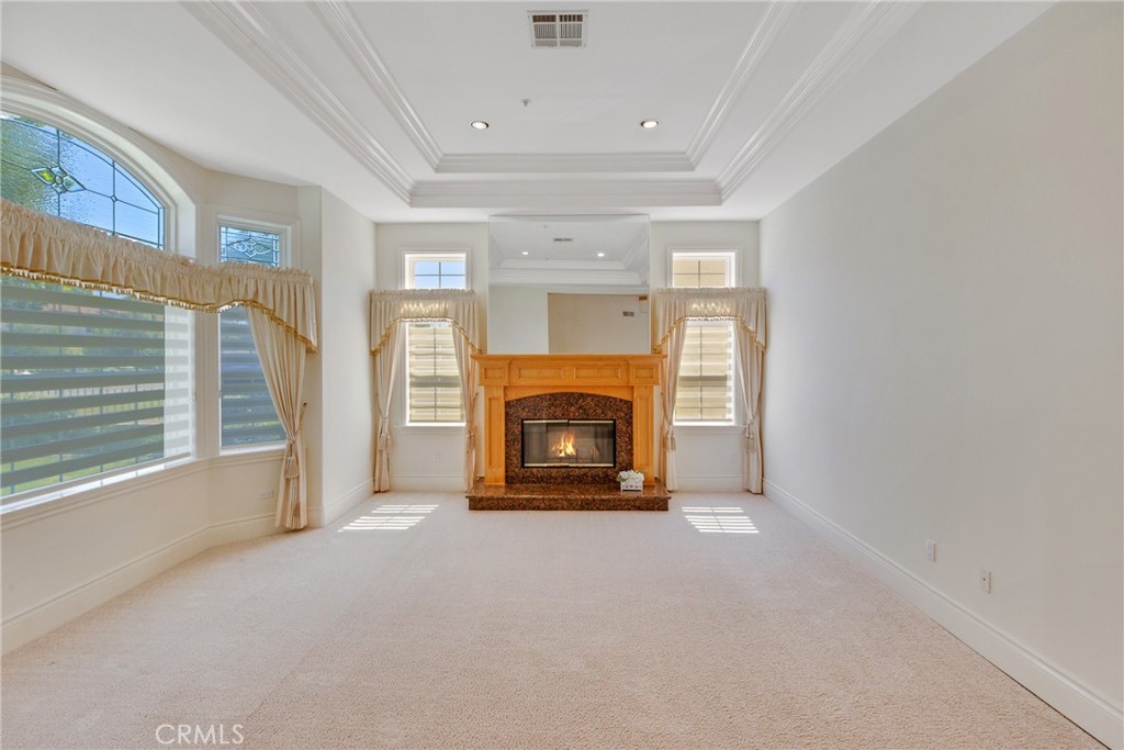 134 E Las Flores Ave