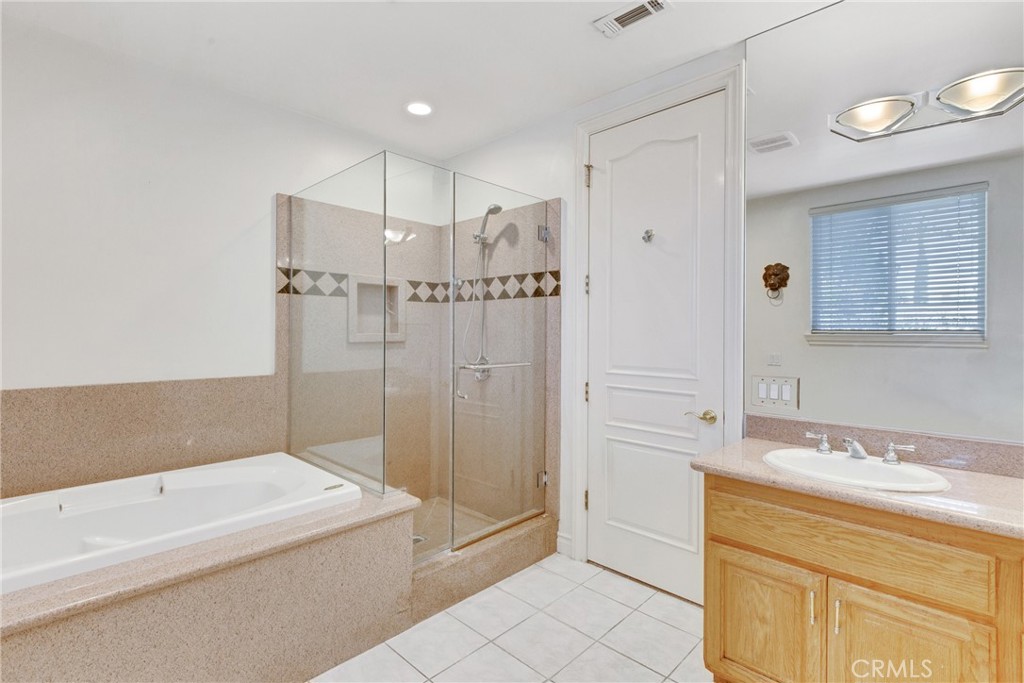 134 E Las Flores Ave