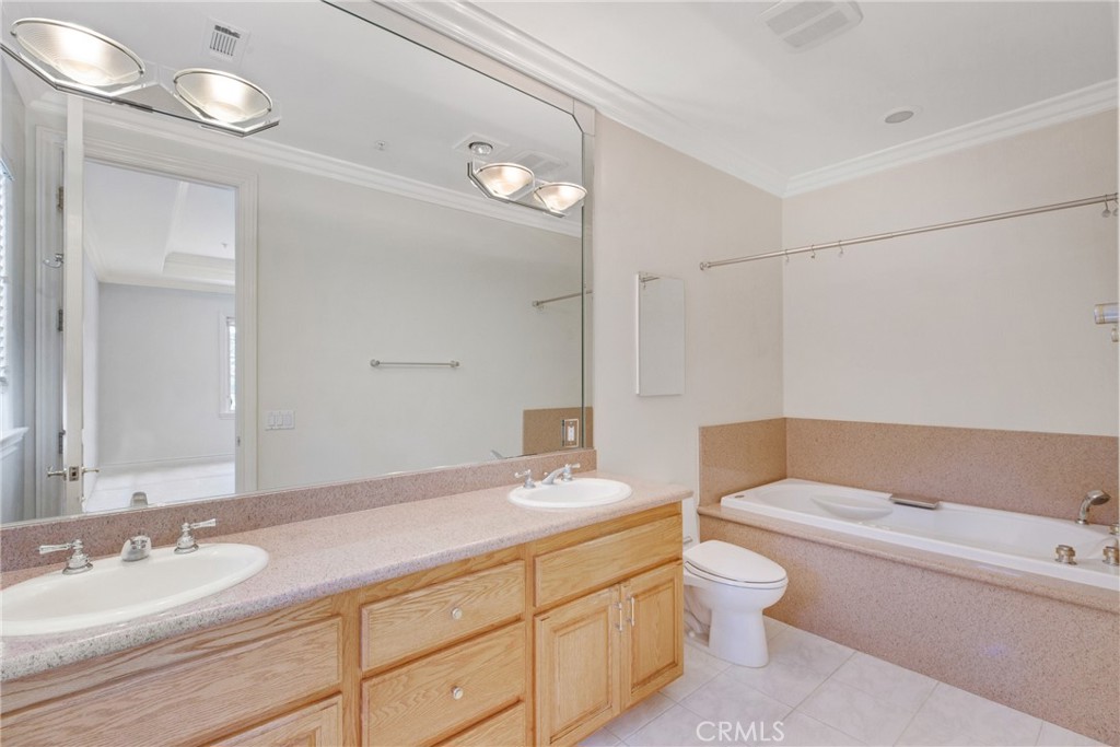 134 E Las Flores Ave