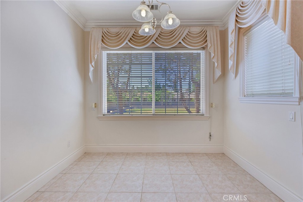 134 E Las Flores Ave