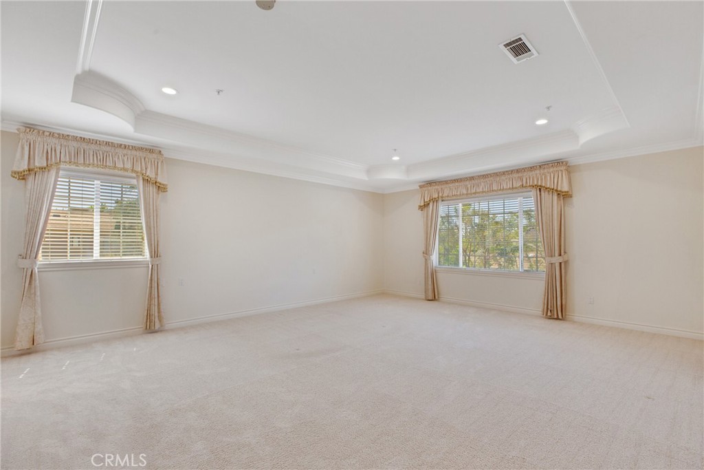 134 E Las Flores Ave