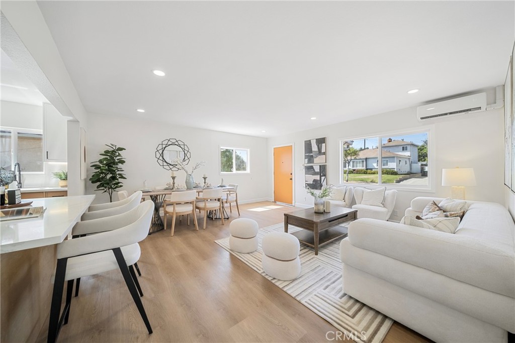 336 E Arlight Street