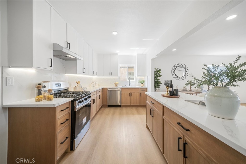 336 E Arlight Street