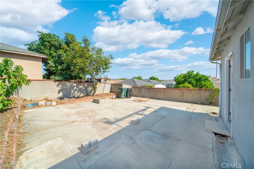 336 E Arlight Street