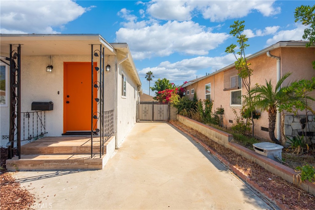 336 E Arlight Street