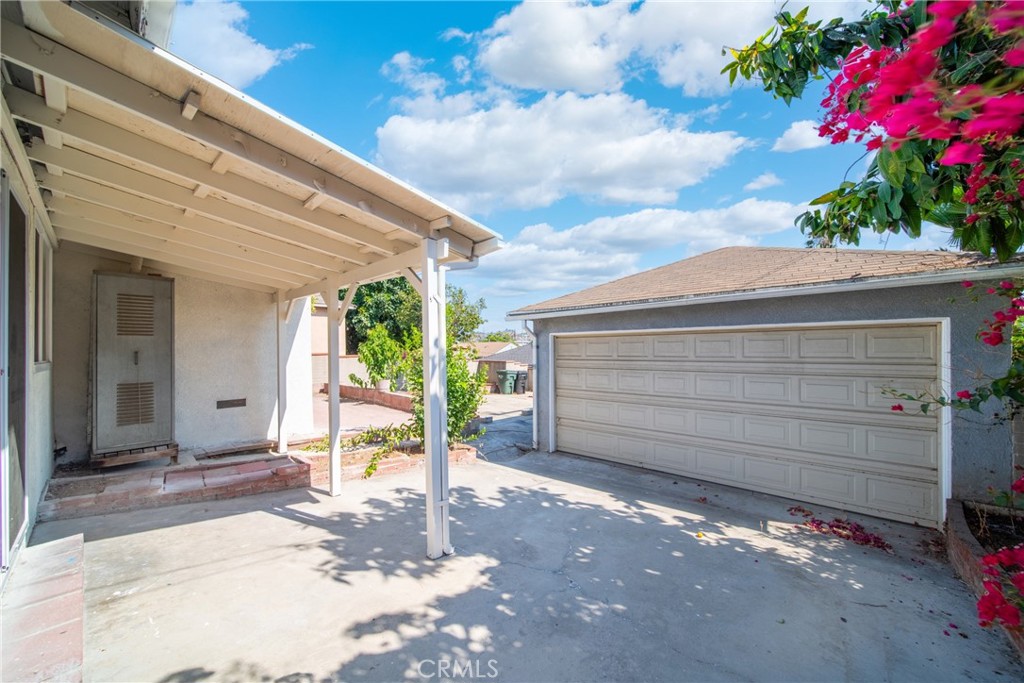 336 E Arlight Street