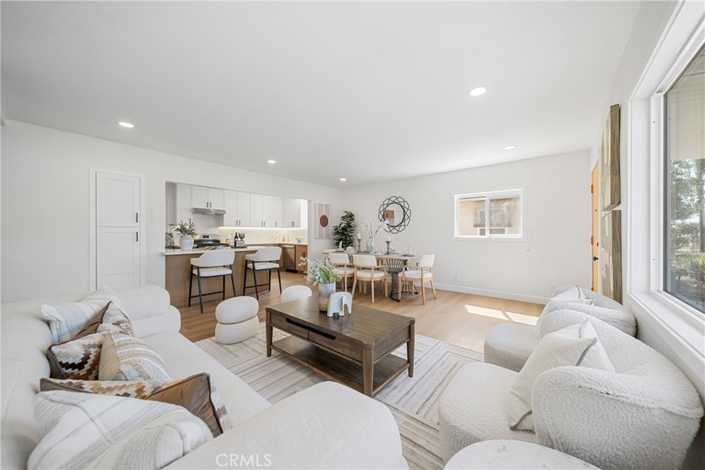 336 E Arlight Street