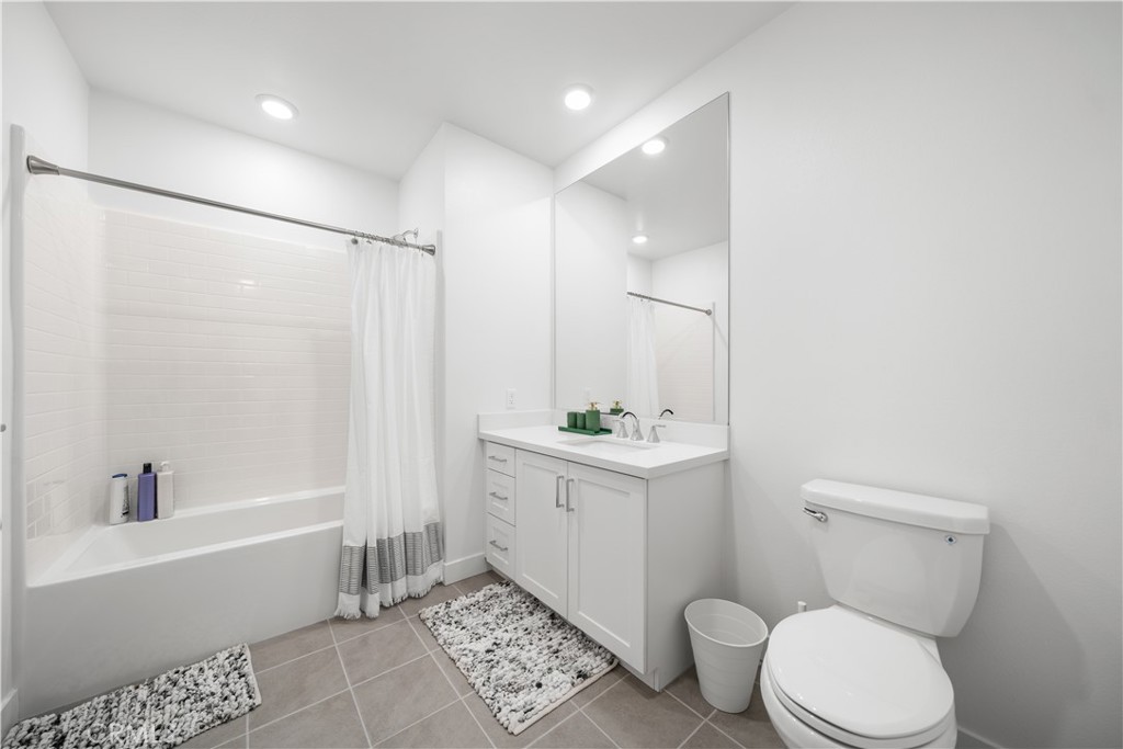 2602 Rivington