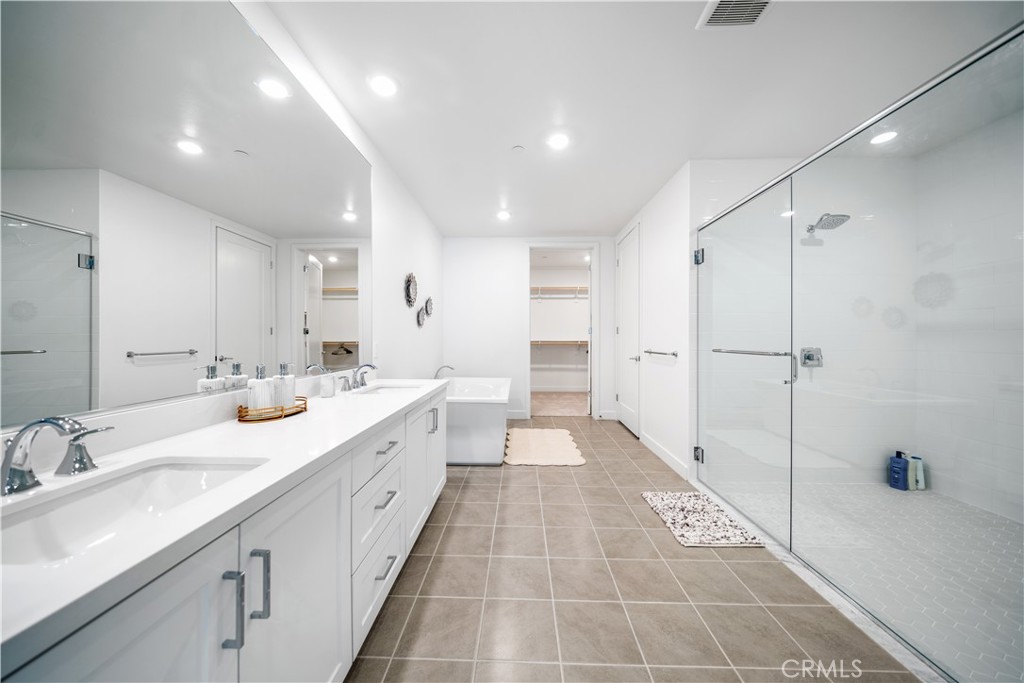 2602 Rivington
