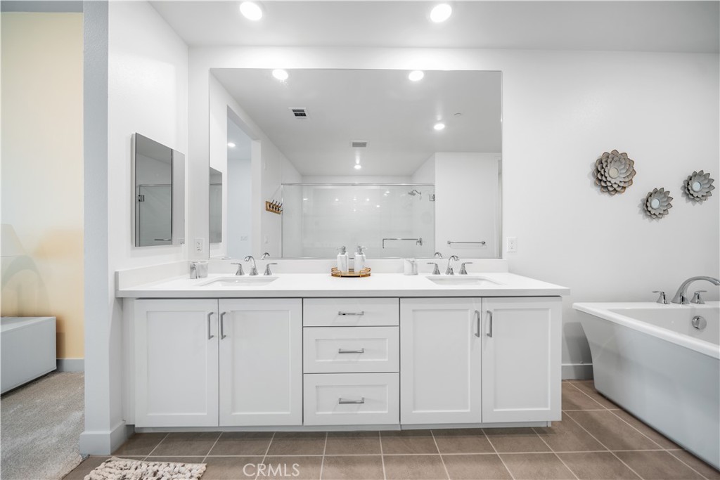 2602 Rivington