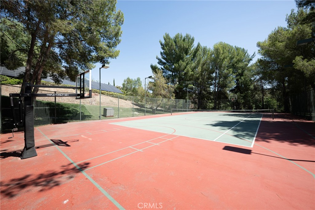 22442 Via Pajaro