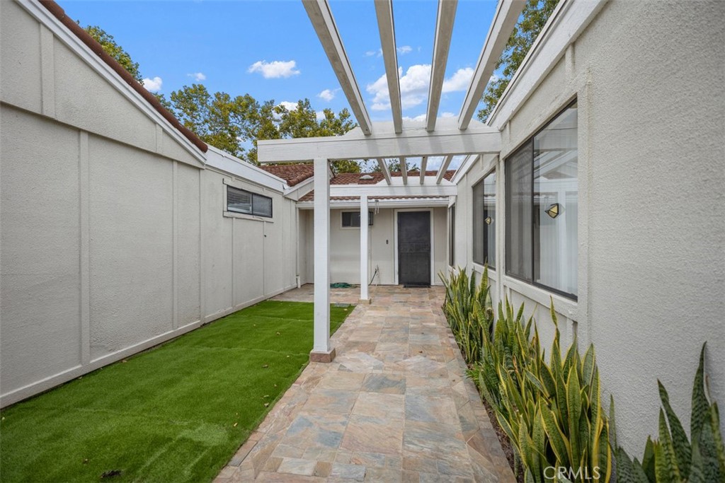 3211 Via Buena Unit B