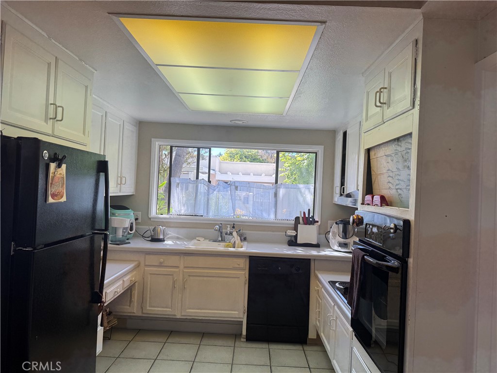 2037 Via Mariposa East C