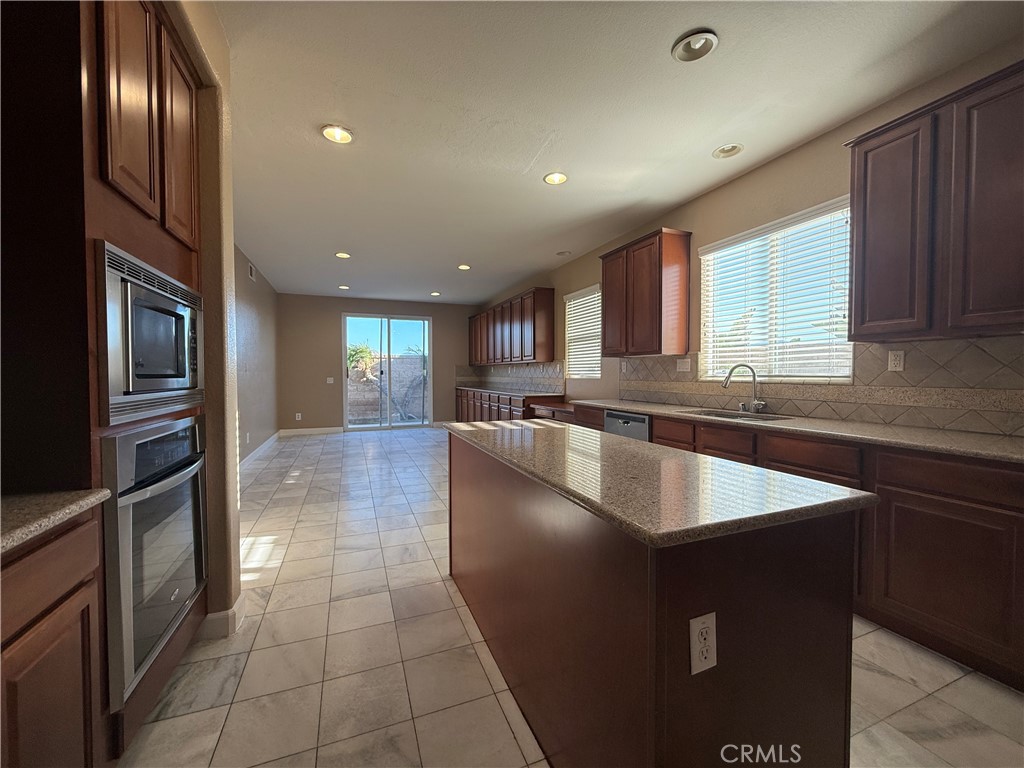 2420 Lenai Cir