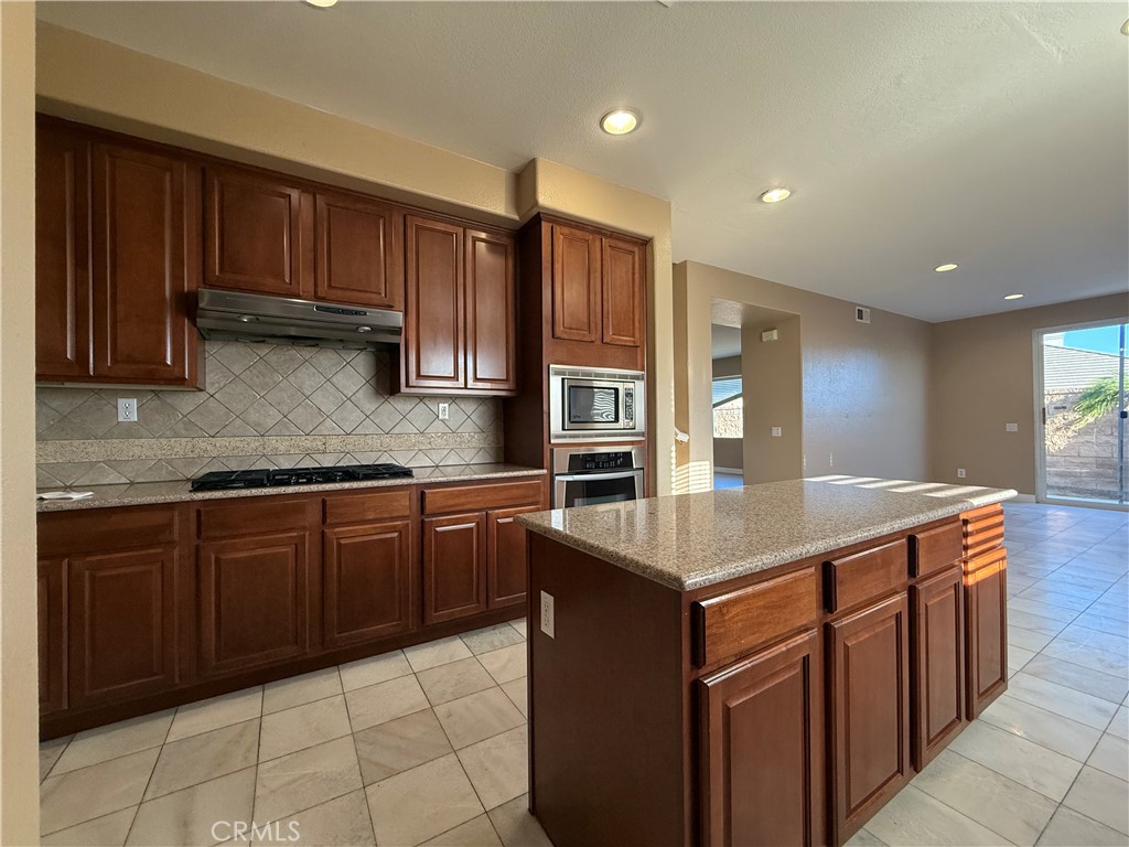 2420 Lenai Cir