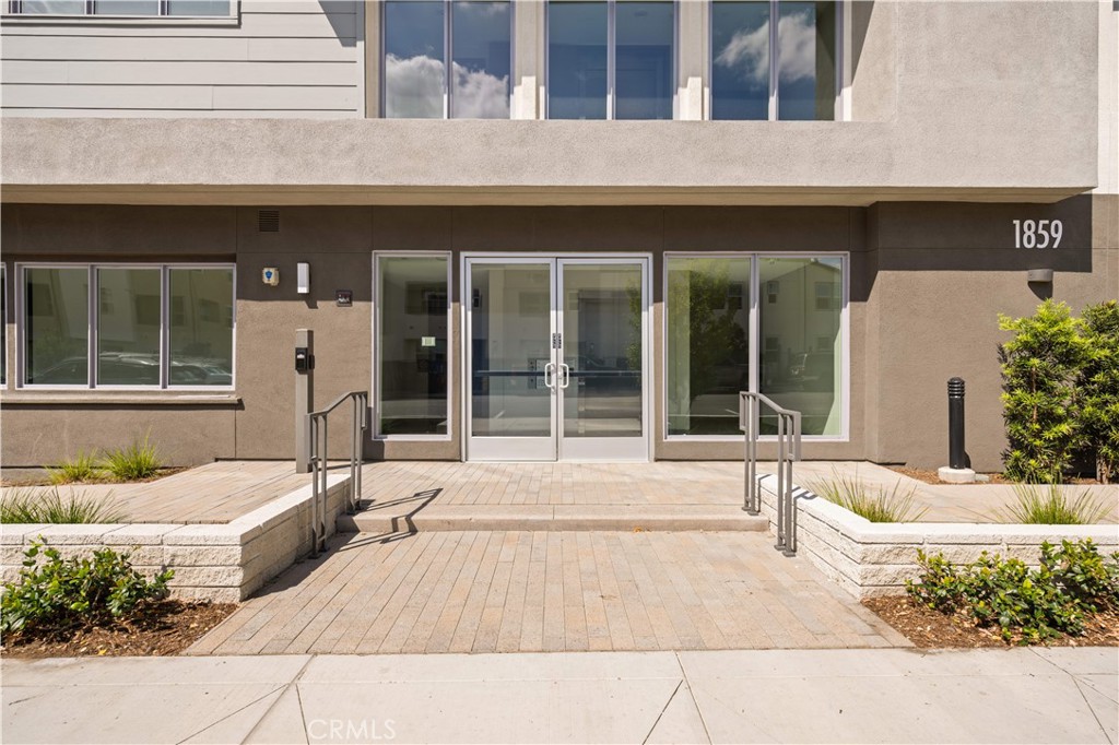 1859 S Union St #33