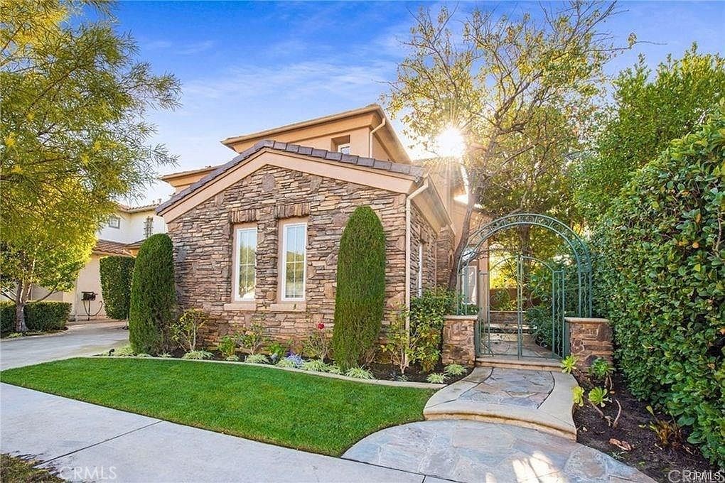 32 Walnut Creek