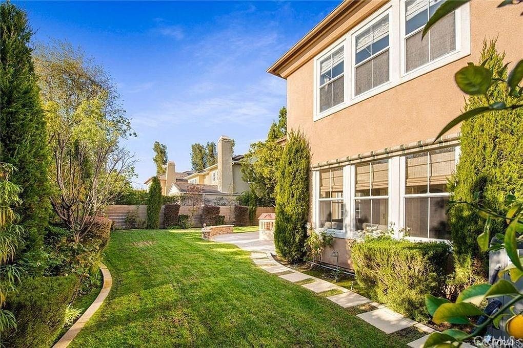 32 Walnut Creek