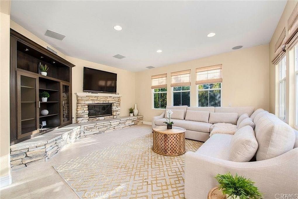 32 Walnut Creek