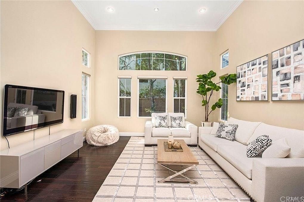 32 Walnut Creek