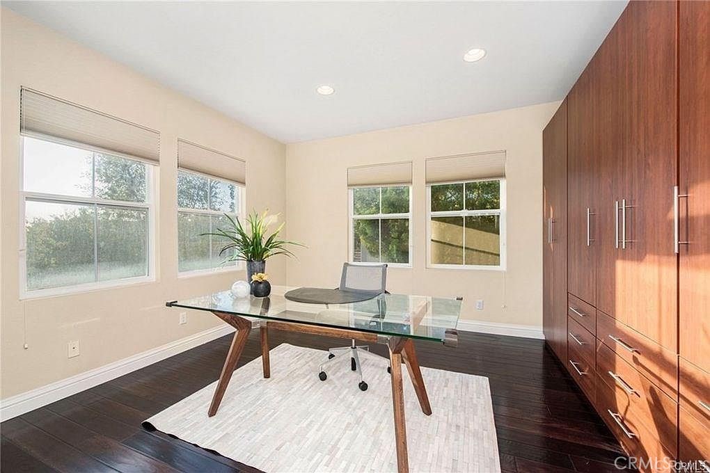 32 Walnut Creek
