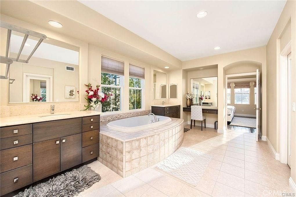 32 Walnut Creek