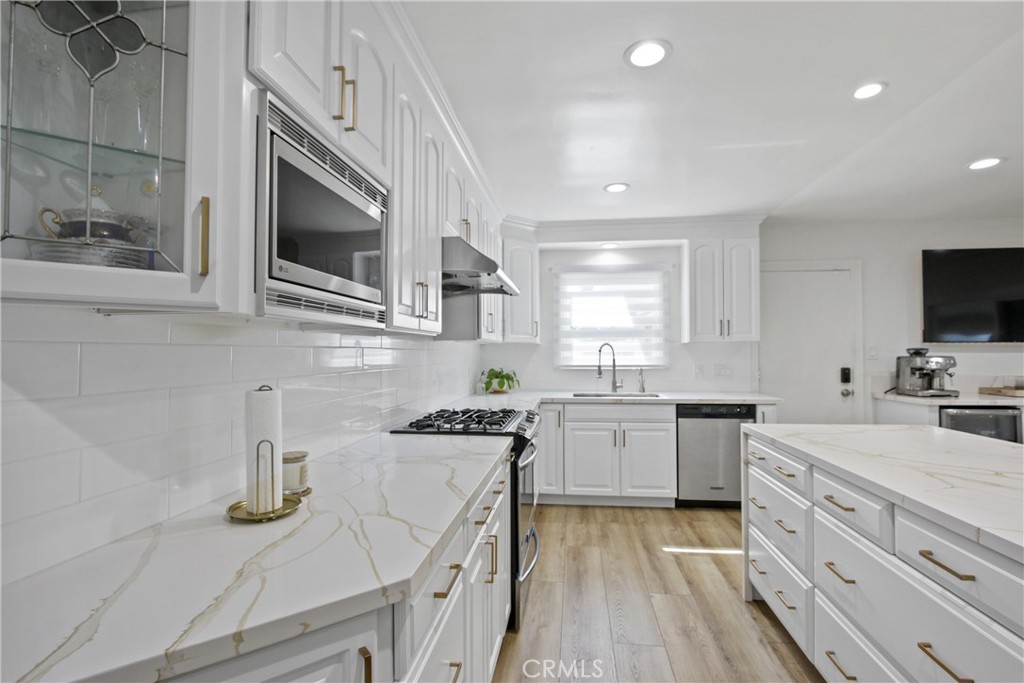 15813 Lonecrest Drive