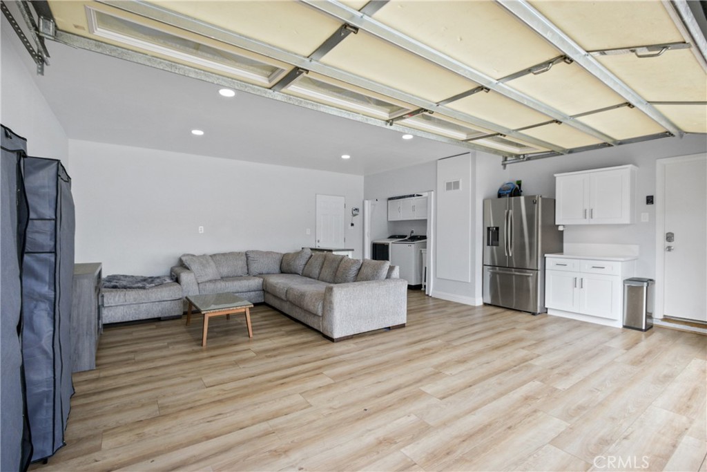 15813 Lonecrest Drive