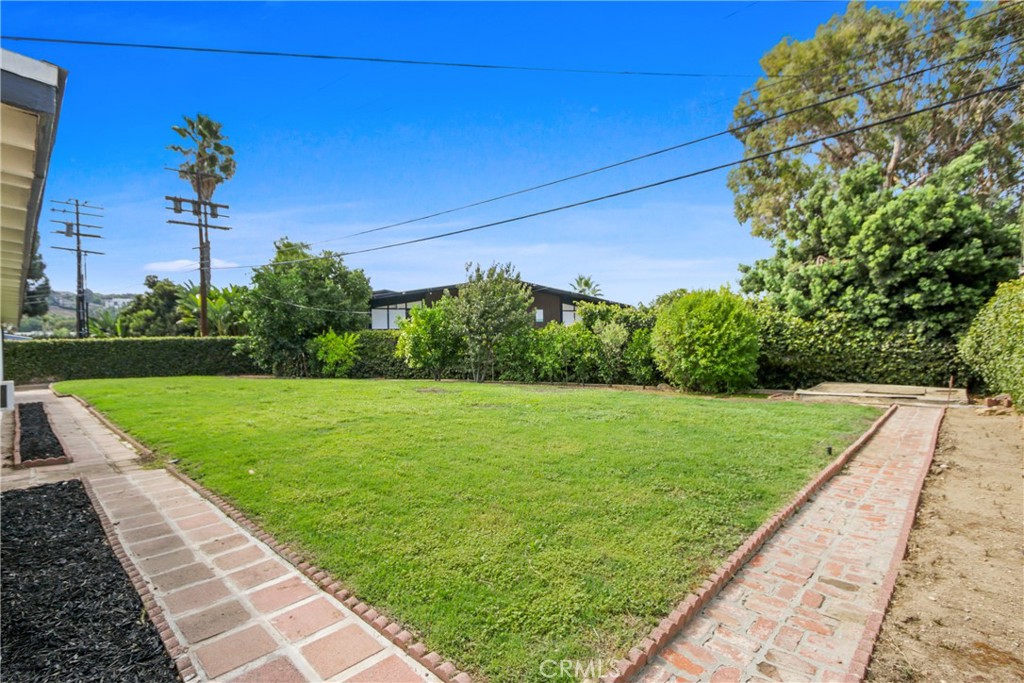 15813 Lonecrest Drive