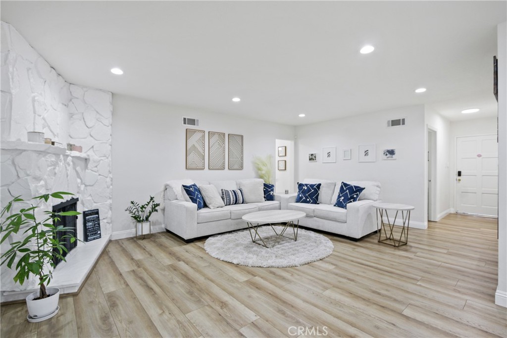 15813 Lonecrest Drive