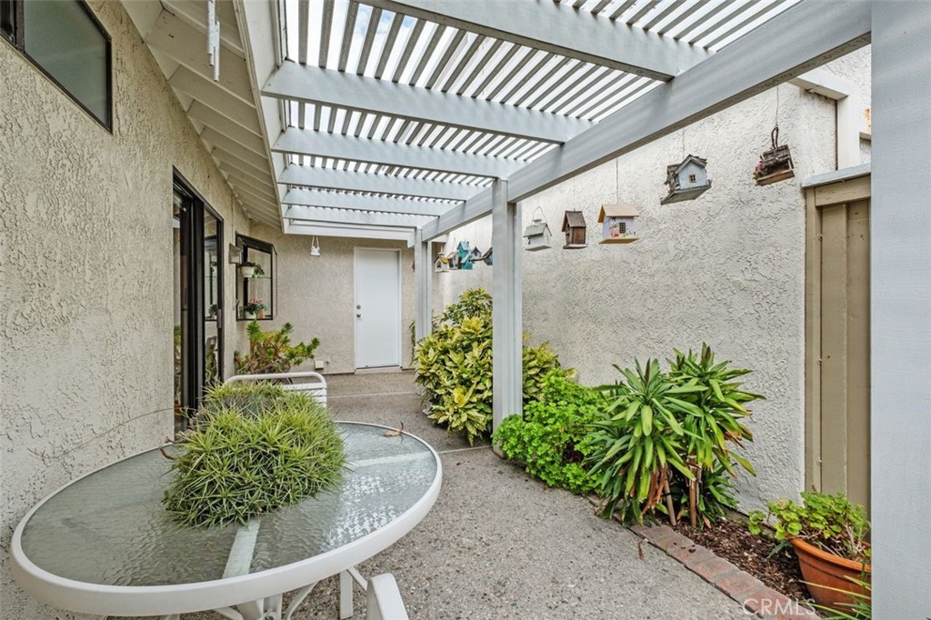 43 Riverstone