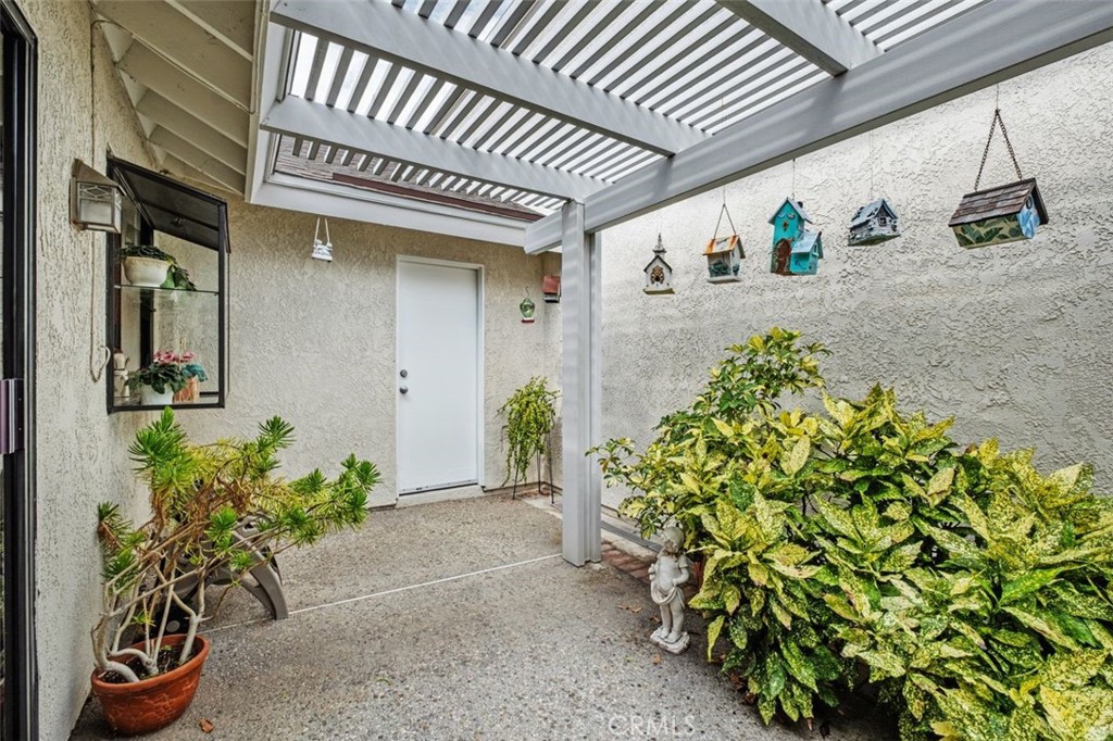 43 Riverstone