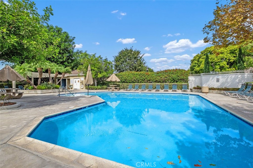 43 Riverstone
