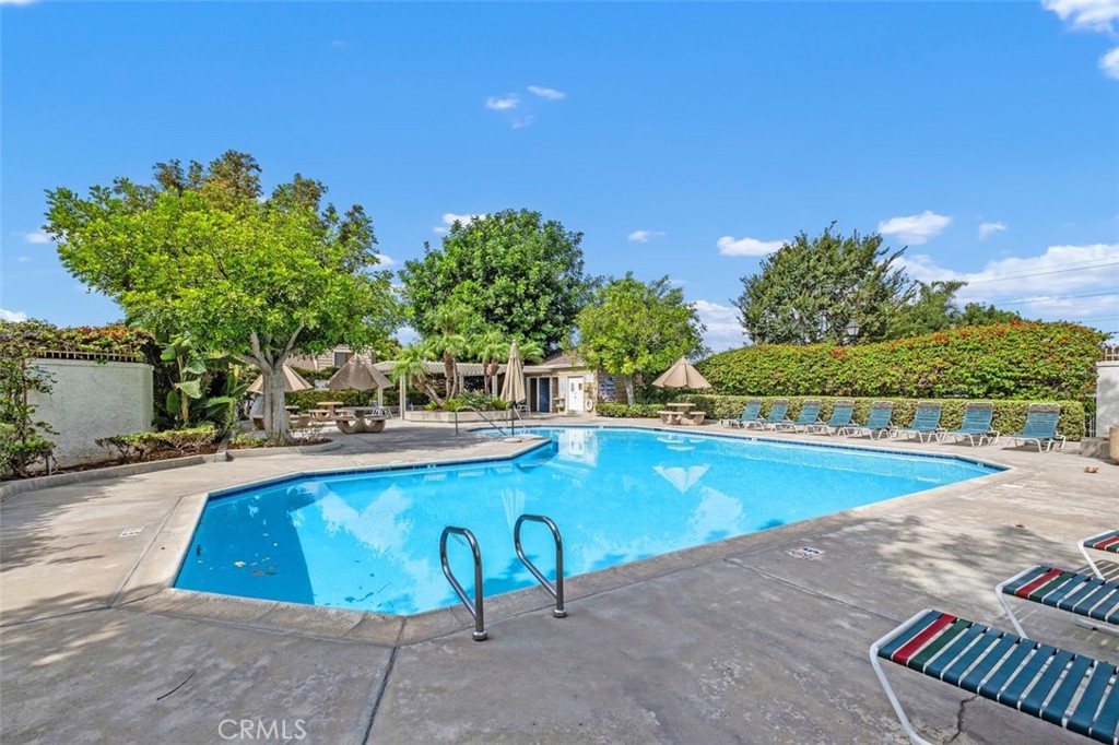 43 Riverstone