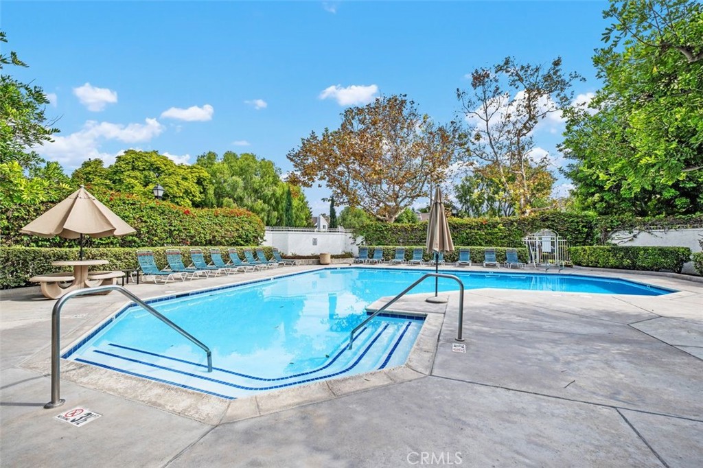 43 Riverstone