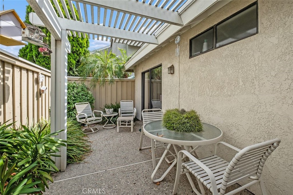 43 Riverstone