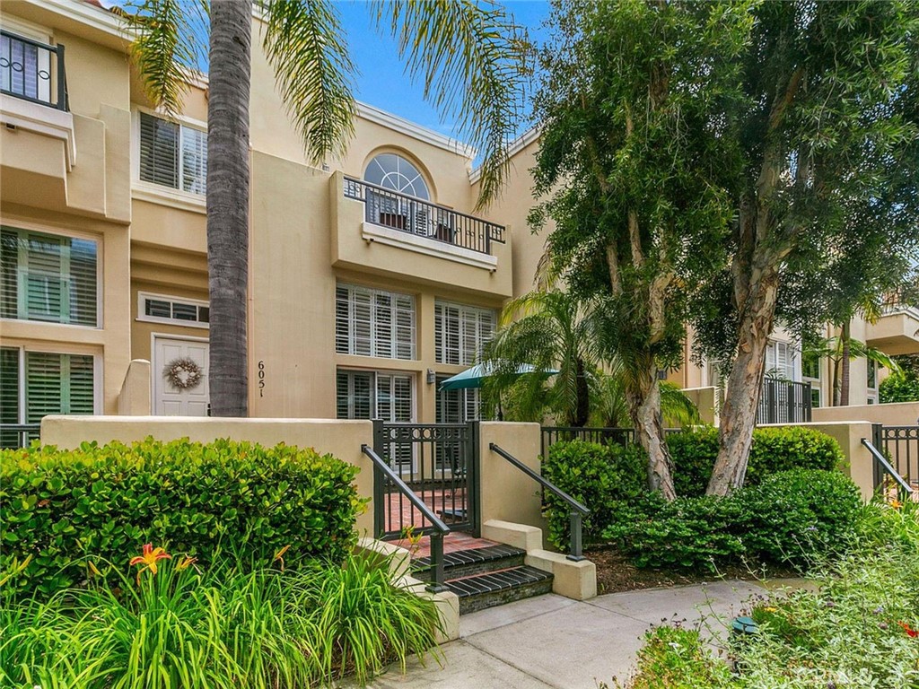 6051 Shadowbrook Circle