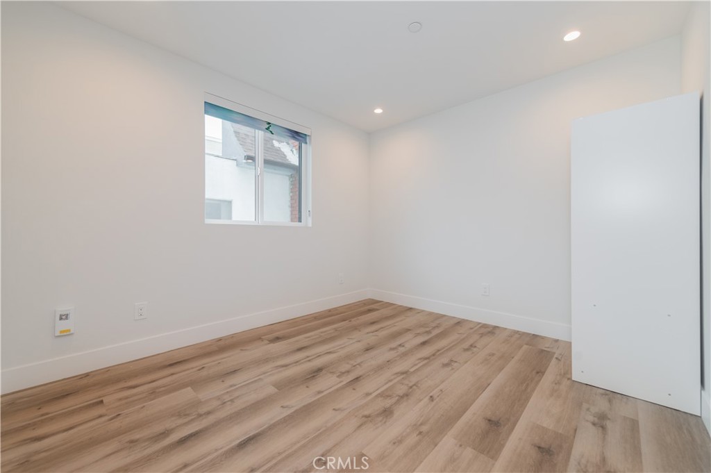 5652 La Mirada Avenue