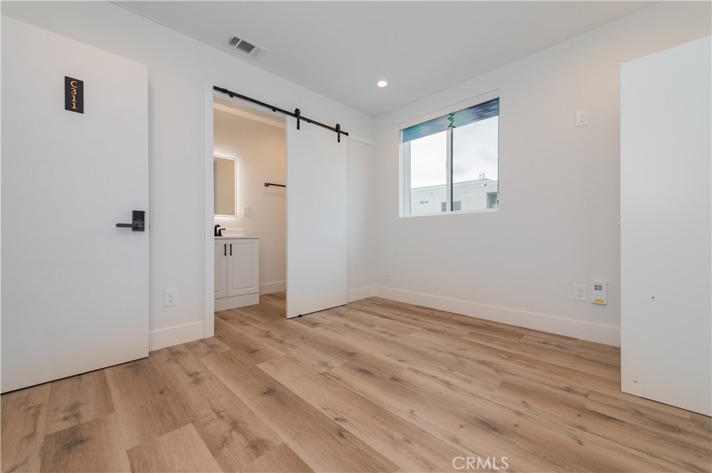 5652 La Mirada Avenue