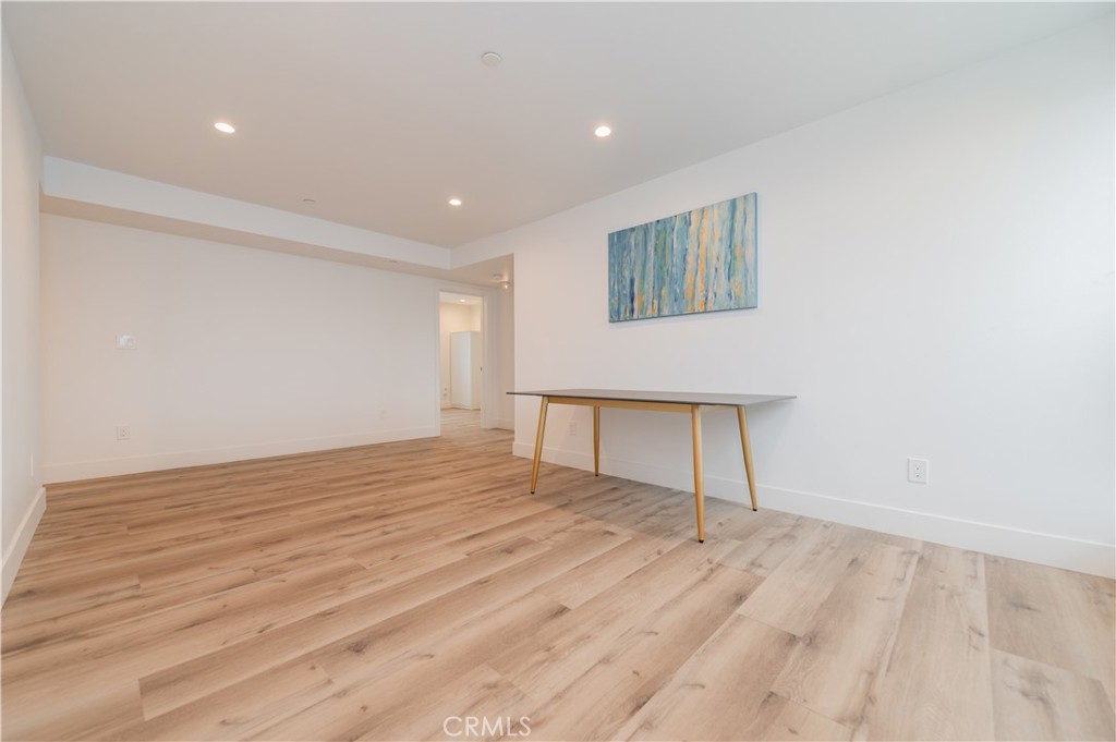 5652 La Mirada Avenue