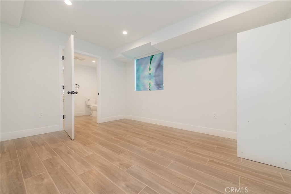 5652 La Mirada Avenue