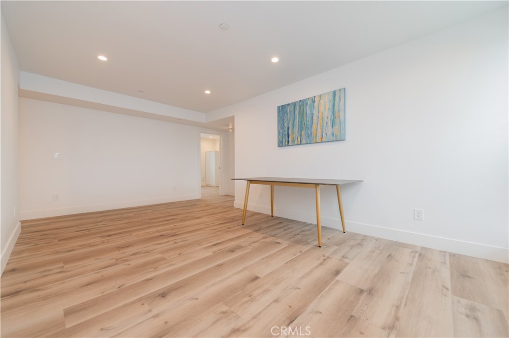 5652 La Mirada Avenue